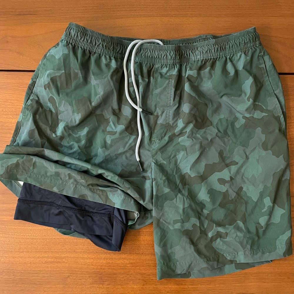 Like new Chubbies Performance Medium compression 7 inch lined shorts. Size XL